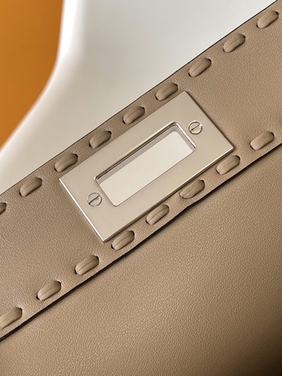 フェンディバッグ角部分ディテール